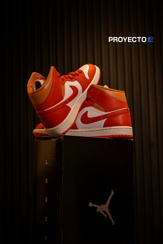 Jordan Retro 1 Mid Silhouette