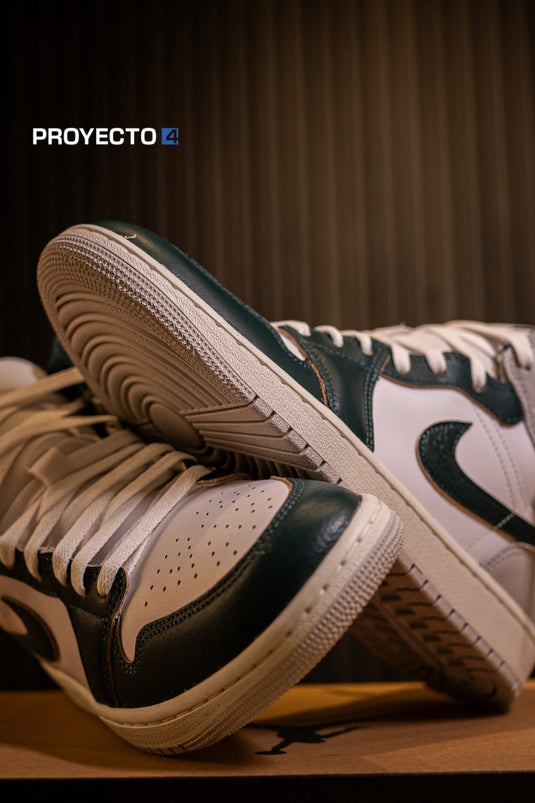 Jordan Retro 1 Mid SE