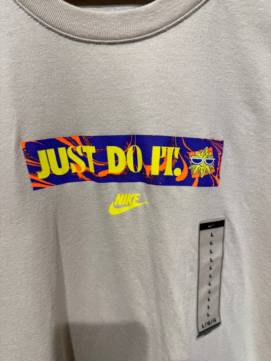 Camiseta Nike Sportswear Sand Drift