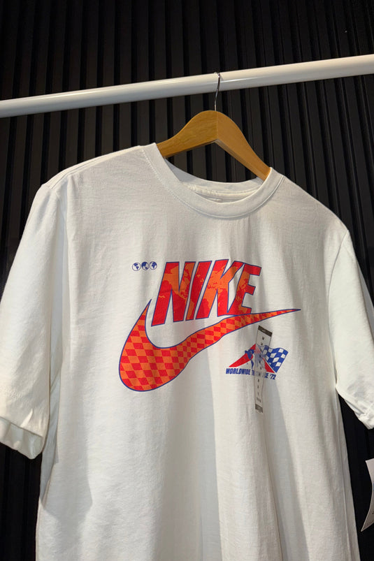 Camiseta Nike Sportswear Club Fleece