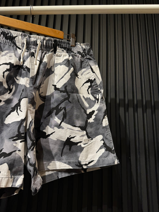 Pantaloneta Nike Club Woven Camo