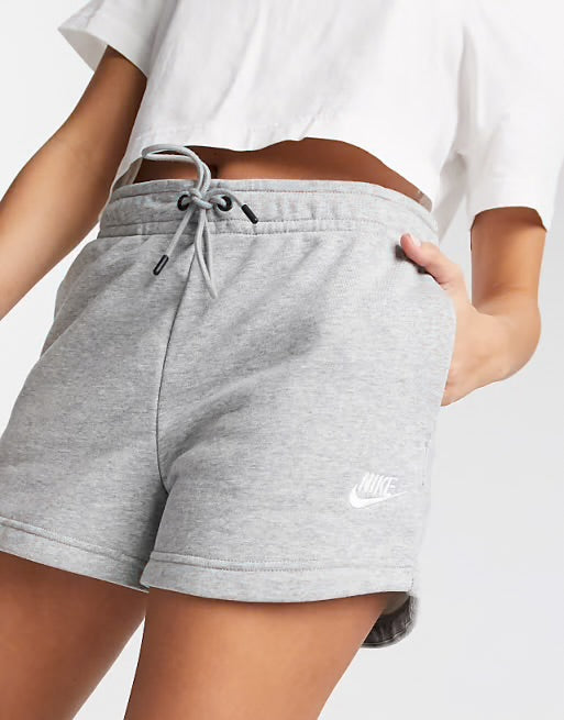 Short Nike Básico